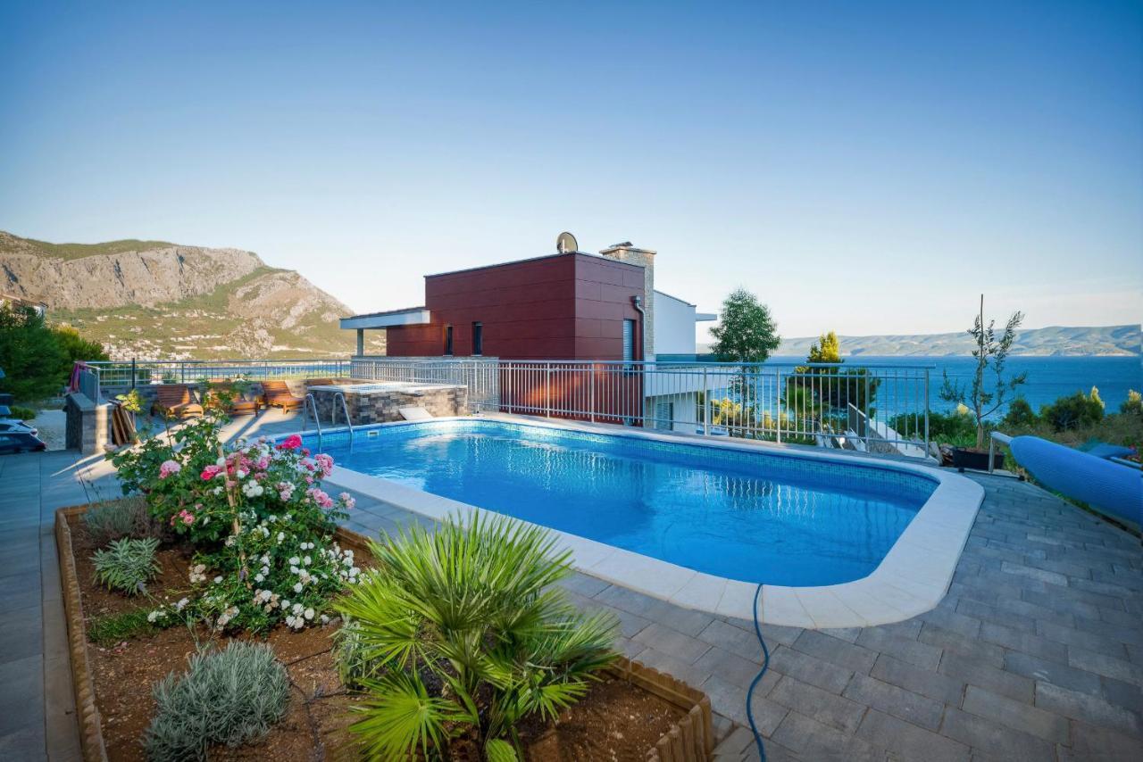 Villa Sara With Sea View And Private Heated Pool 奥米什 外观 照片
