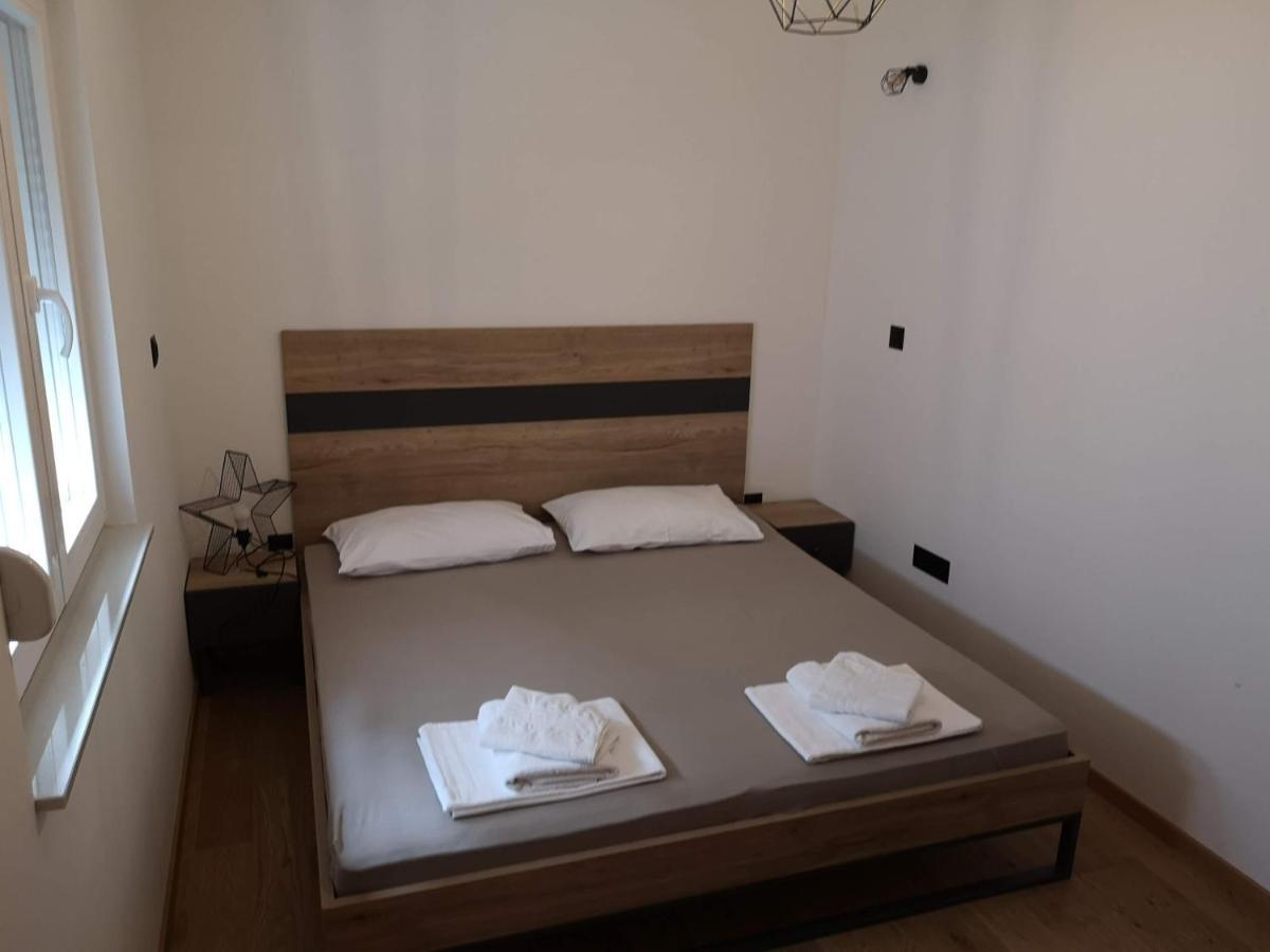 Villa Sara With Sea View And Private Heated Pool 奥米什 外观 照片
