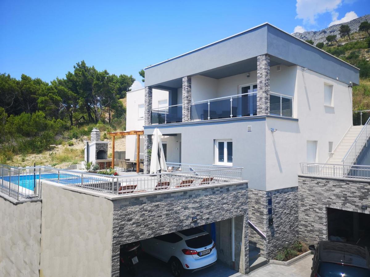 Villa Sara With Sea View And Private Heated Pool 奥米什 外观 照片