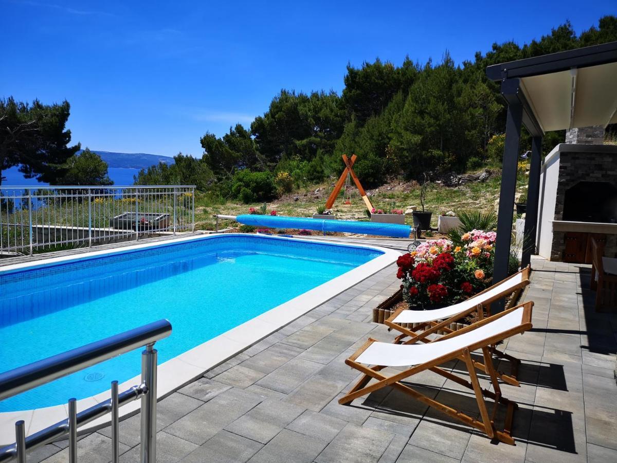 Villa Sara With Sea View And Private Heated Pool 奥米什 外观 照片