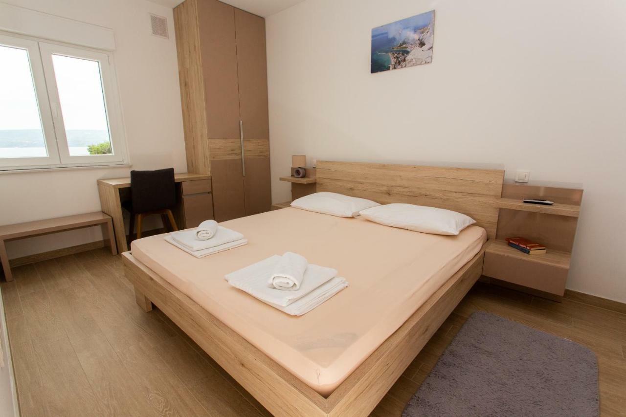 Villa Sara With Sea View And Private Heated Pool 奥米什 外观 照片
