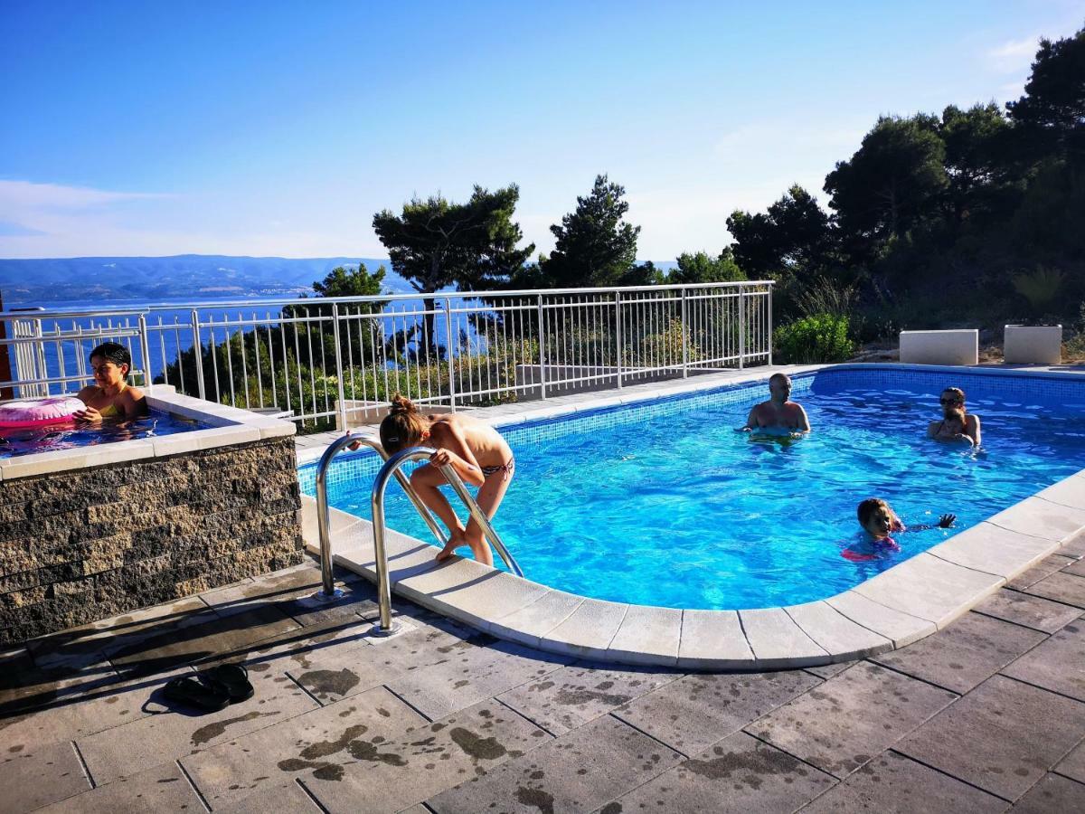 Villa Sara With Sea View And Private Heated Pool 奥米什 外观 照片